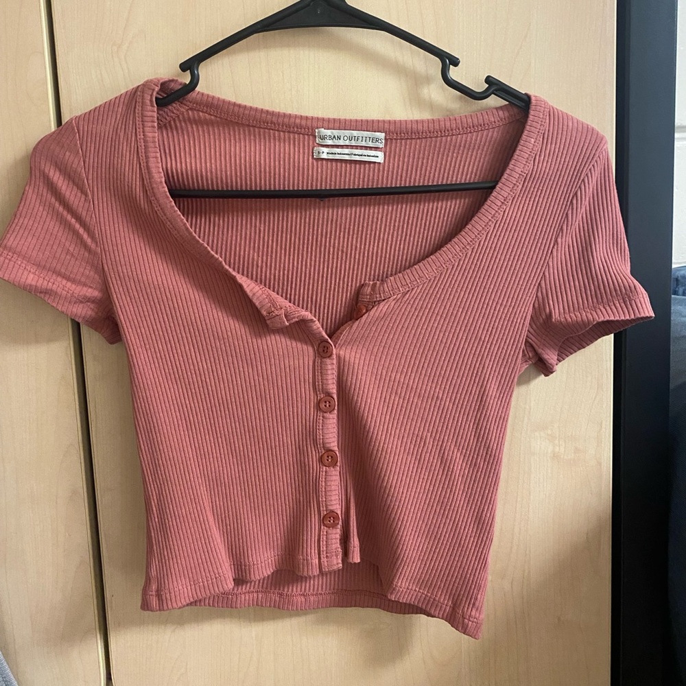 cropped t-shirt